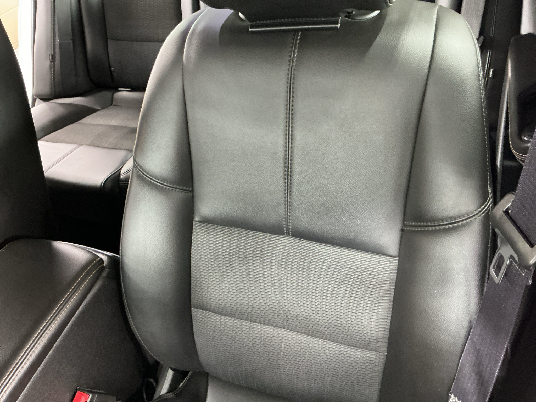 Used 2016 Chevrolet Impala LT FWD image 29