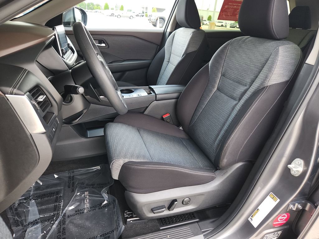 Certified 2023 Nissan Rogue SV image 12