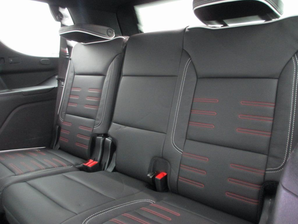 Used 2025 GMC Yukon AT4 Ultimate image 26