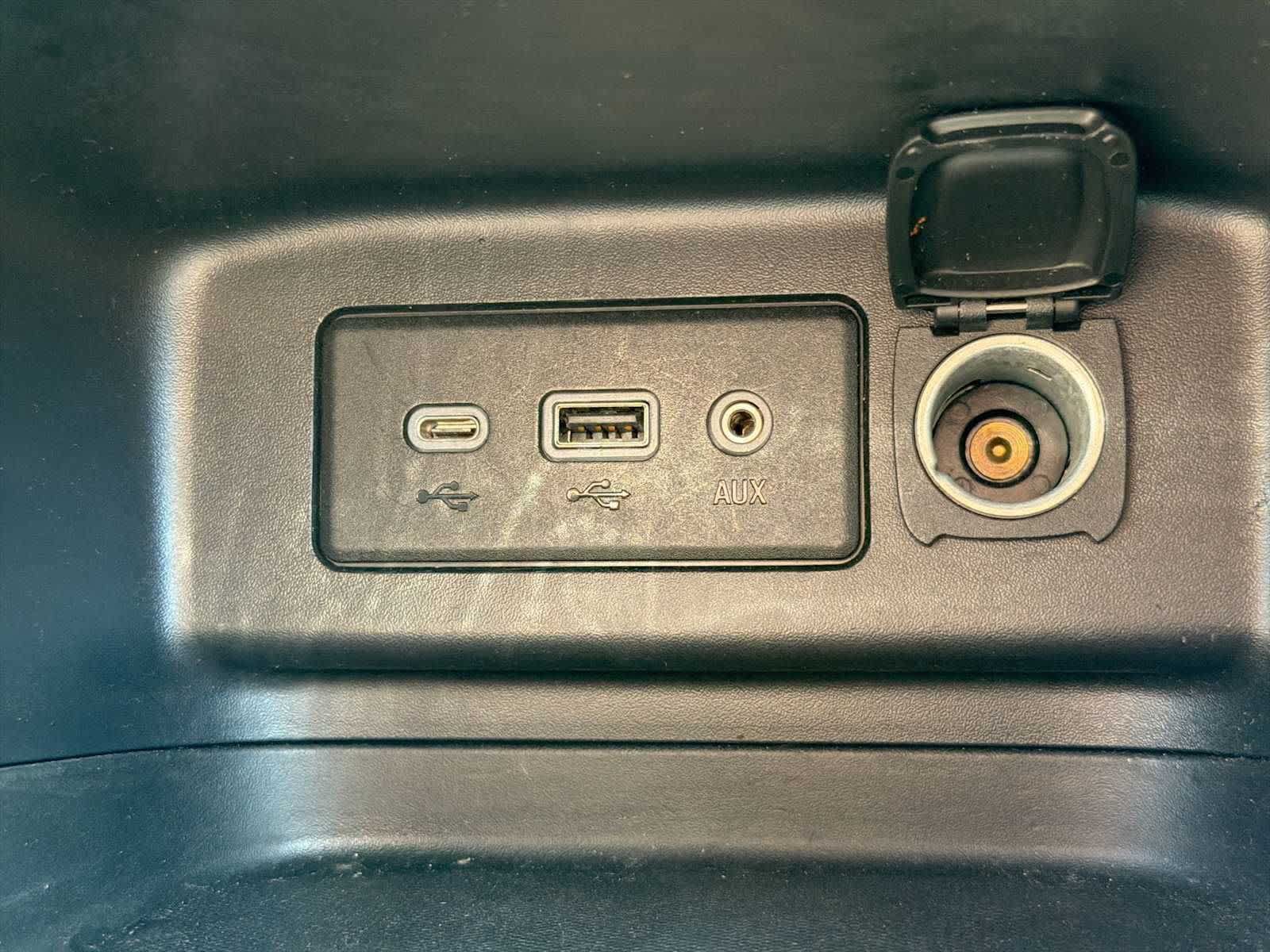 Used 2020 Chevrolet Equinox LT FWD image 24