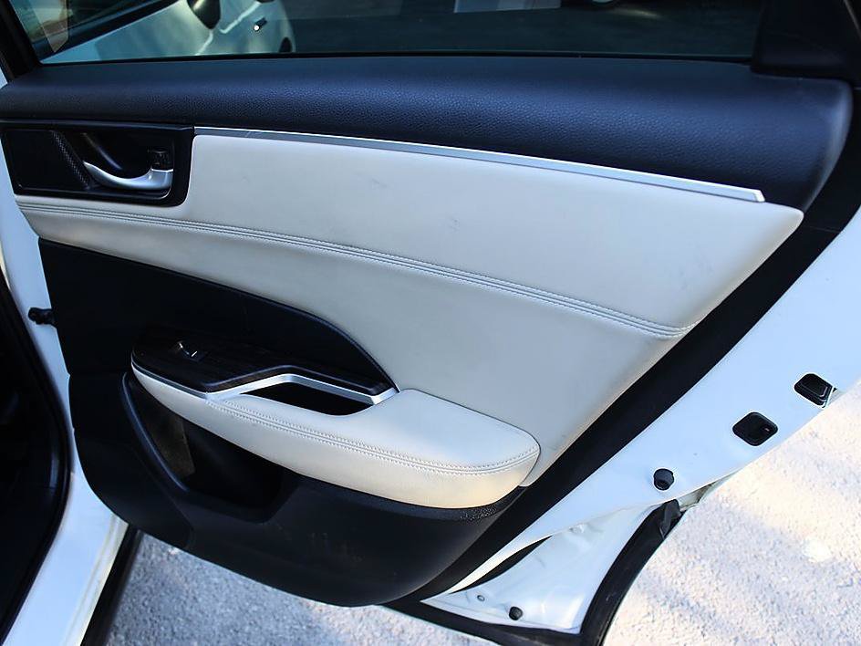 Used 2019 Honda Clarity Plug-In Hybrid image 17