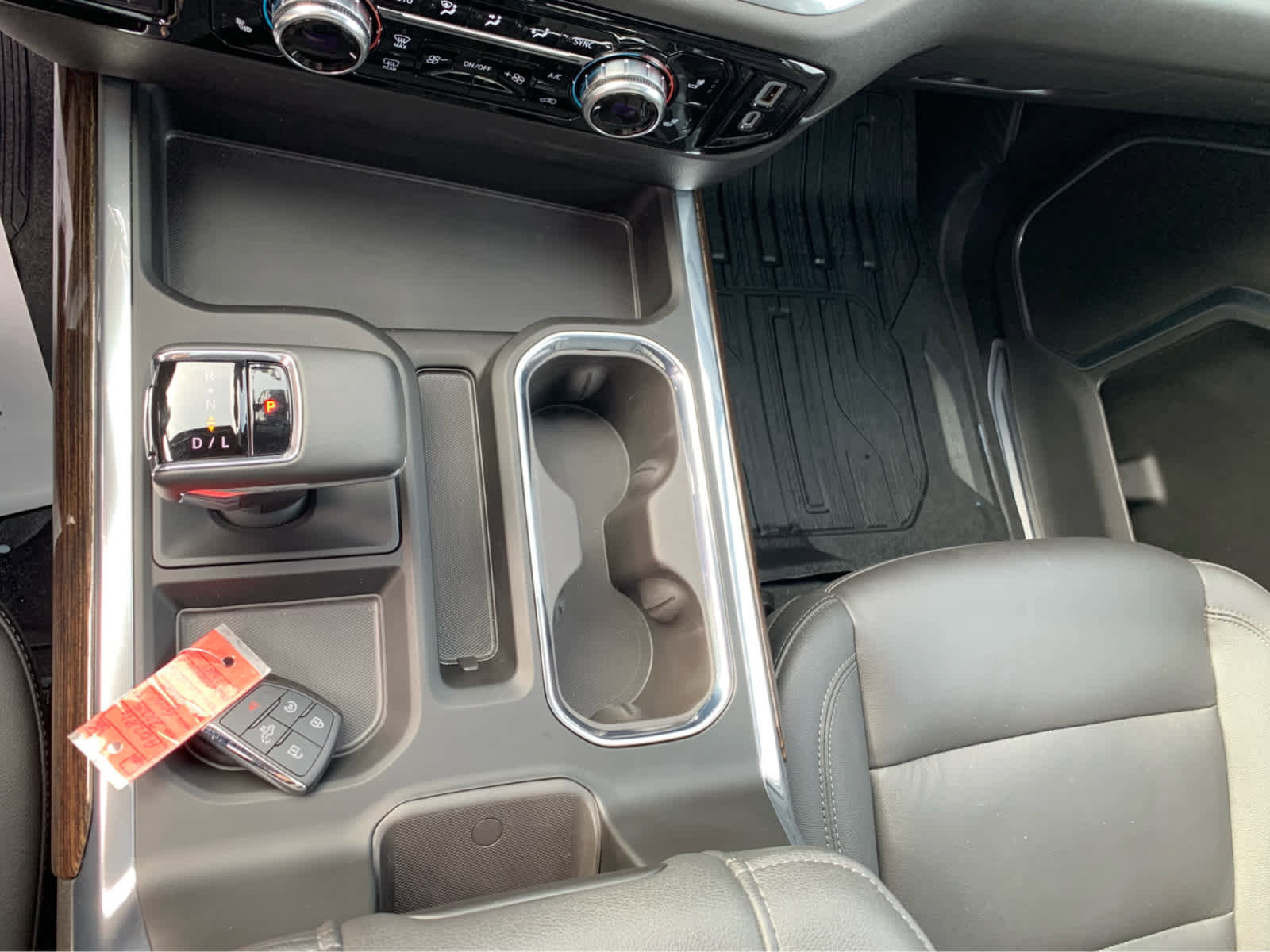 Used 2025 GMC Sierra 1500 Elevation w/ Elevation Premium Package image 18