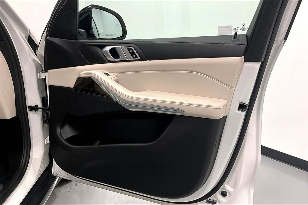 Used 2020 BMW X5 xDrive40i w/ Premium Package image 23