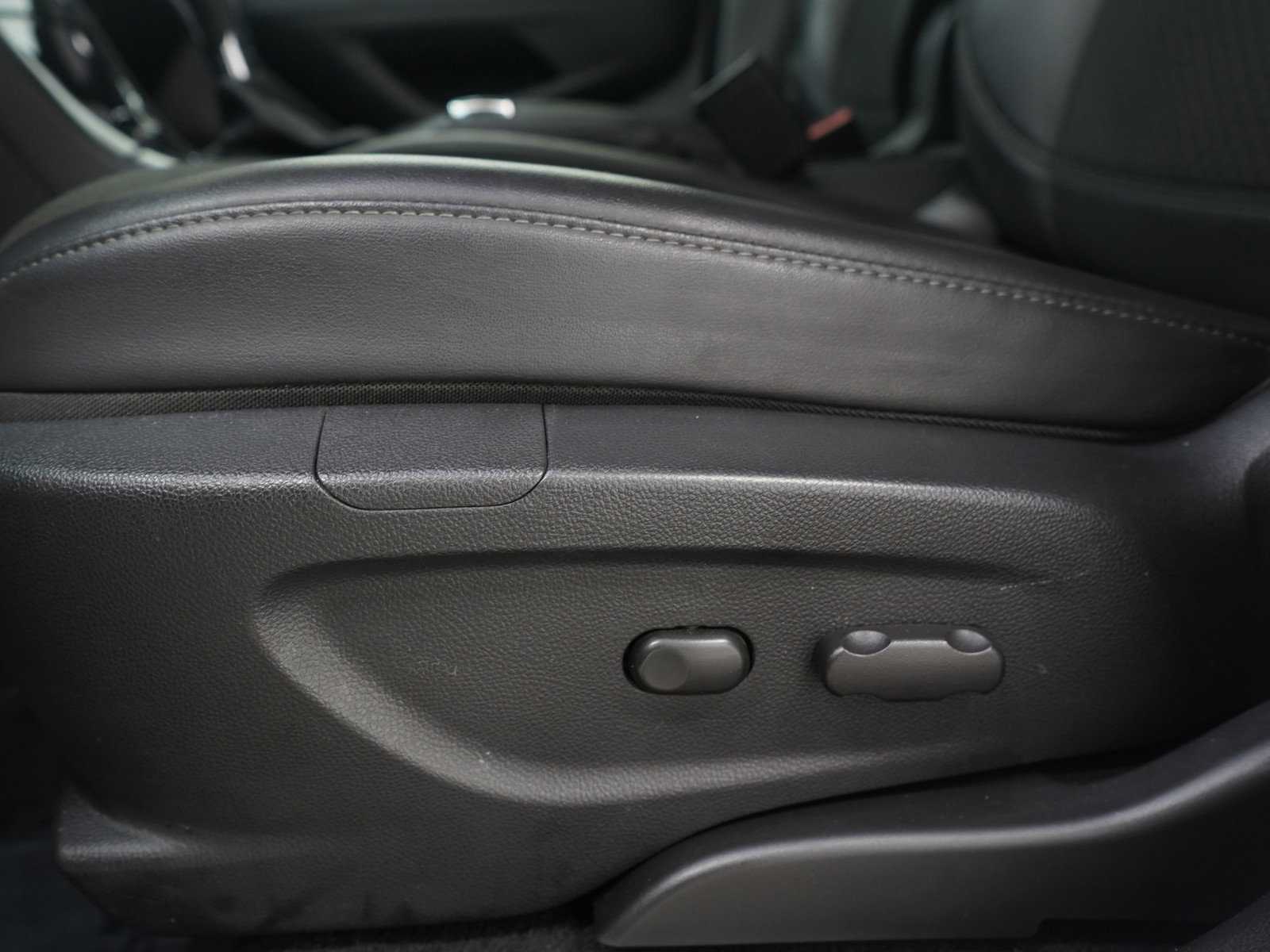 Used 2021 Buick Encore Preferred image 23