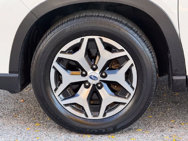 Used 2020 Subaru Forester Premium AWD/4WD image 6