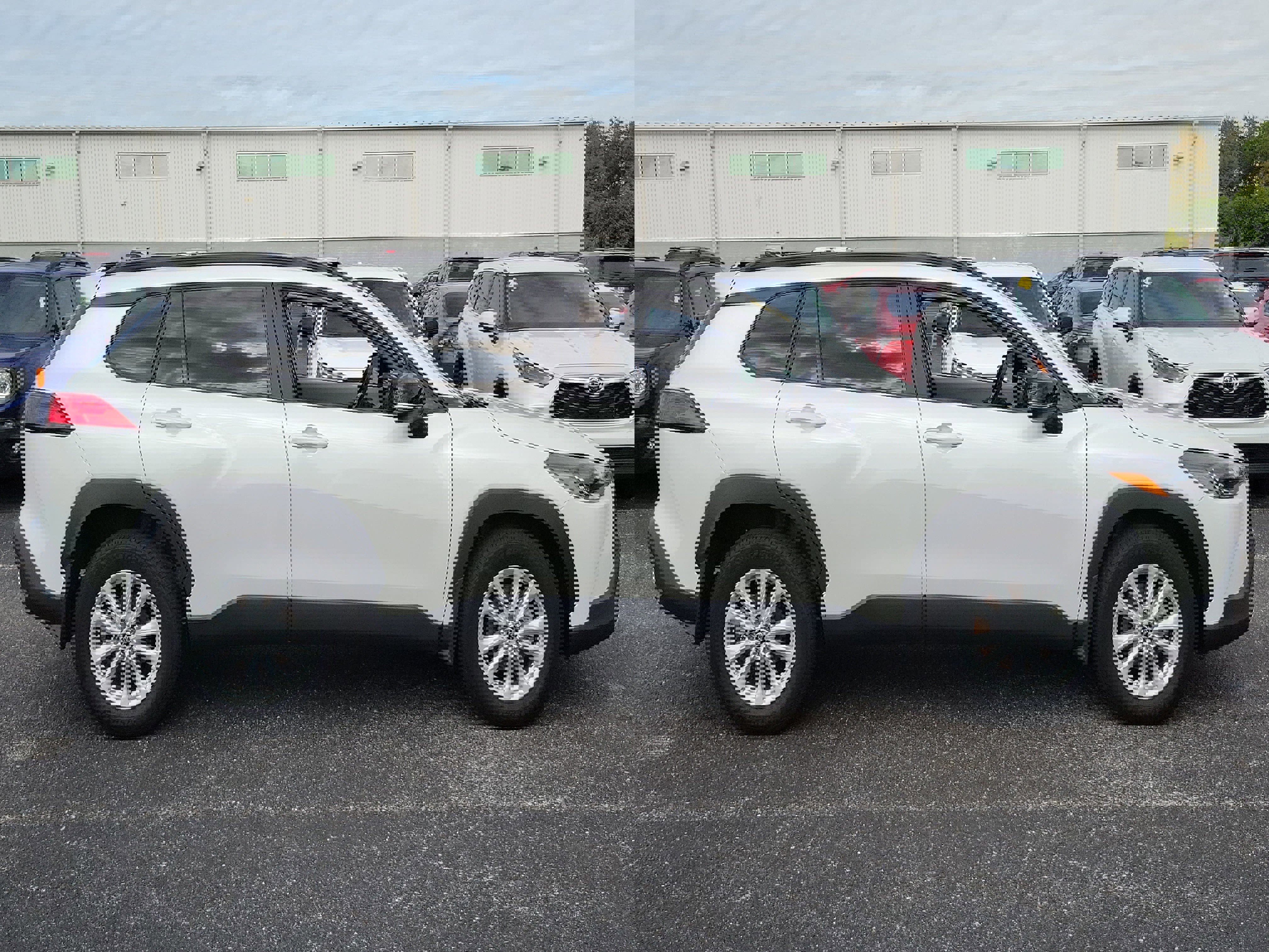 Used 2025 Toyota Corolla Cross LE image 7