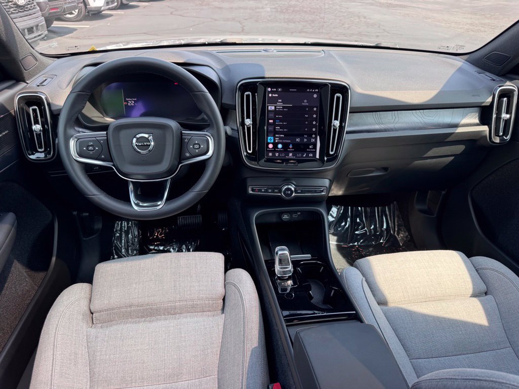 Used 2023 Volvo C40 P8 Recharge Ultimate AWD/4WD image 5