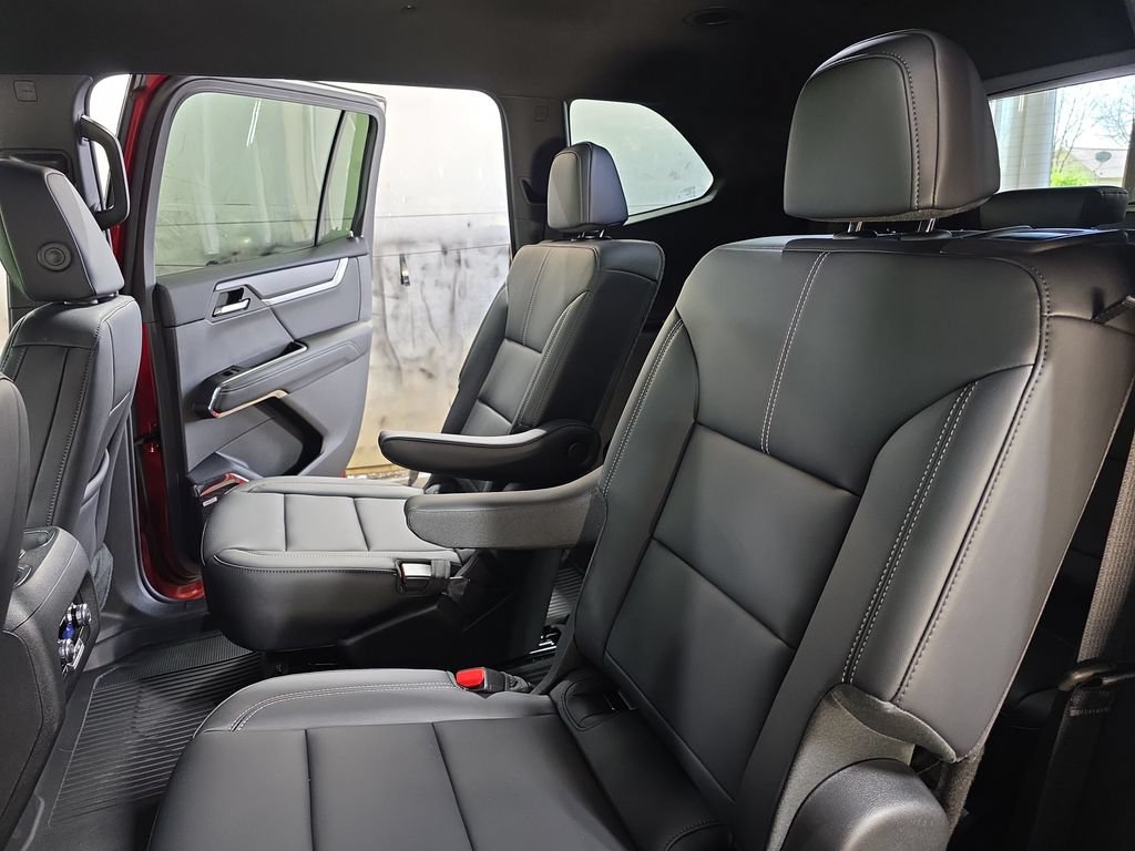 New 2026 GMC Acadia Elevation w/ Elevation Premium Package AWD/4WD image 16