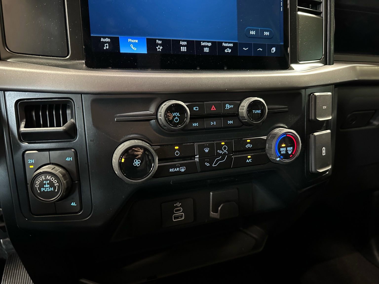 Used 2025 Ford F150 XL w/ Equipment Group 103A High image 32