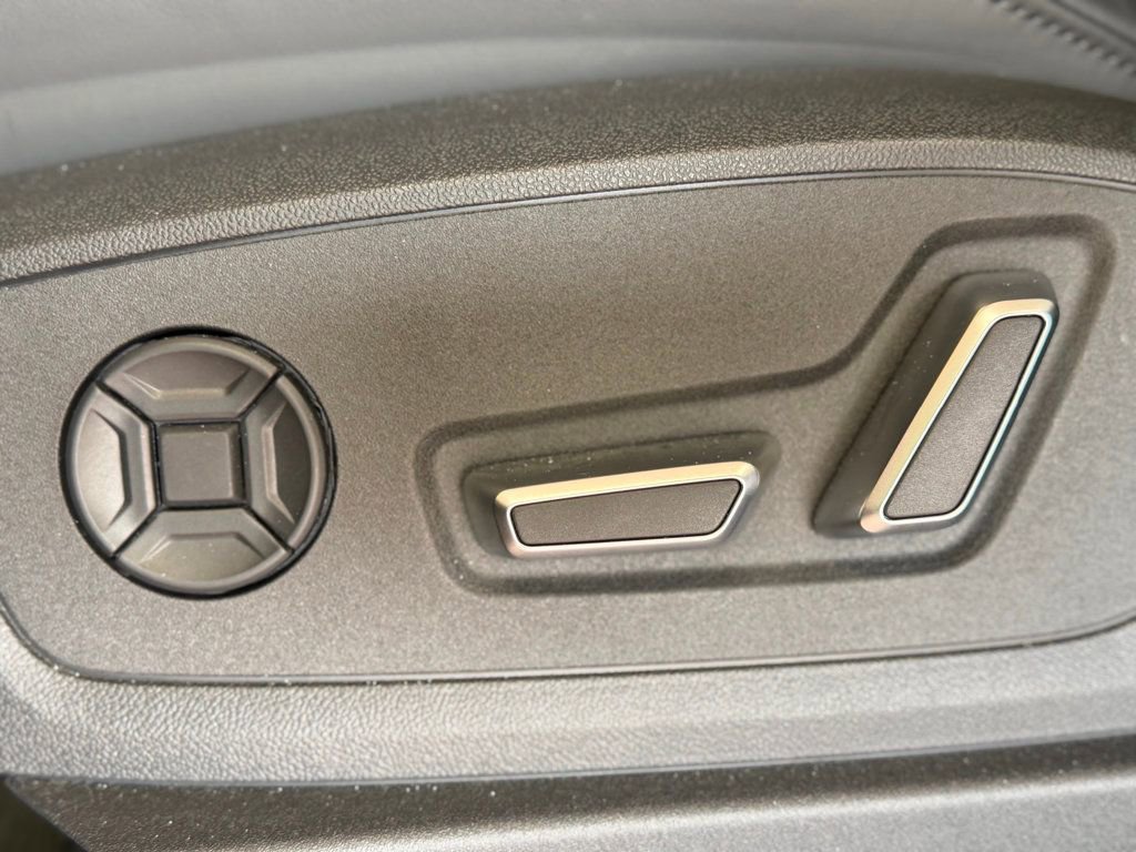 Used 2024 Audi SQ8 e-tron Premium Plus w/ AC Charging Package AWD/4WD image 18