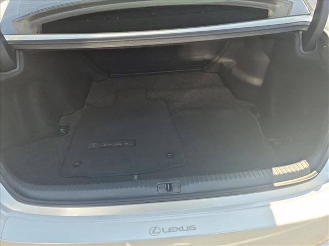 Used 2016 Lexus RC 350 w/ Navigation System Package RWD image 6