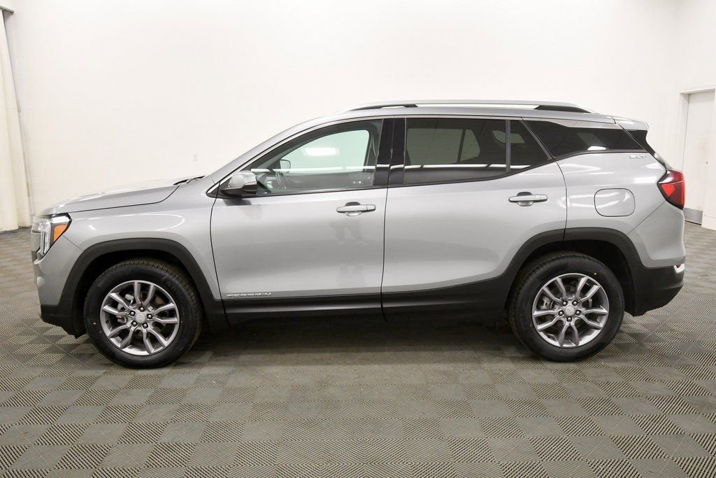 Used 2024 GMC Terrain SLT AWD/4WD image 4