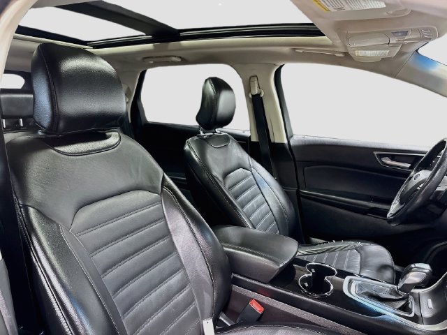 Used 2017 Ford Edge SEL w/ Equipment Group 201A AWD/4WD image 24