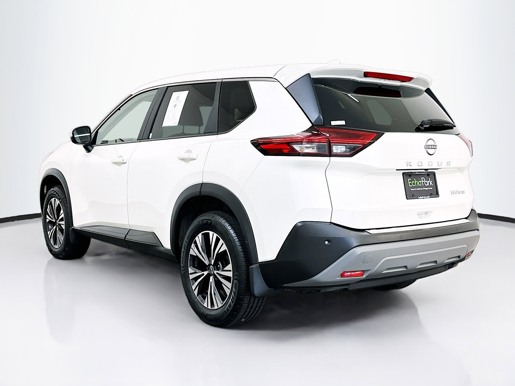Used 2023 Nissan Rogue SV image 5