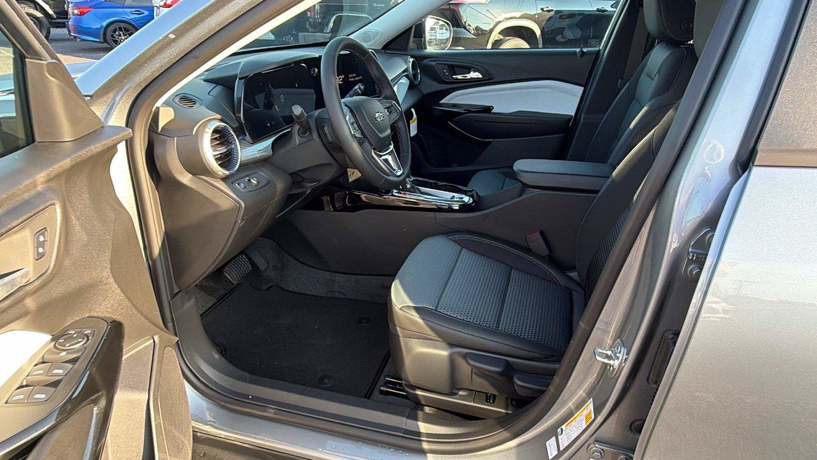 New 2026 Chevrolet Trax LT w/ Driver Confidence Package FWD image 16