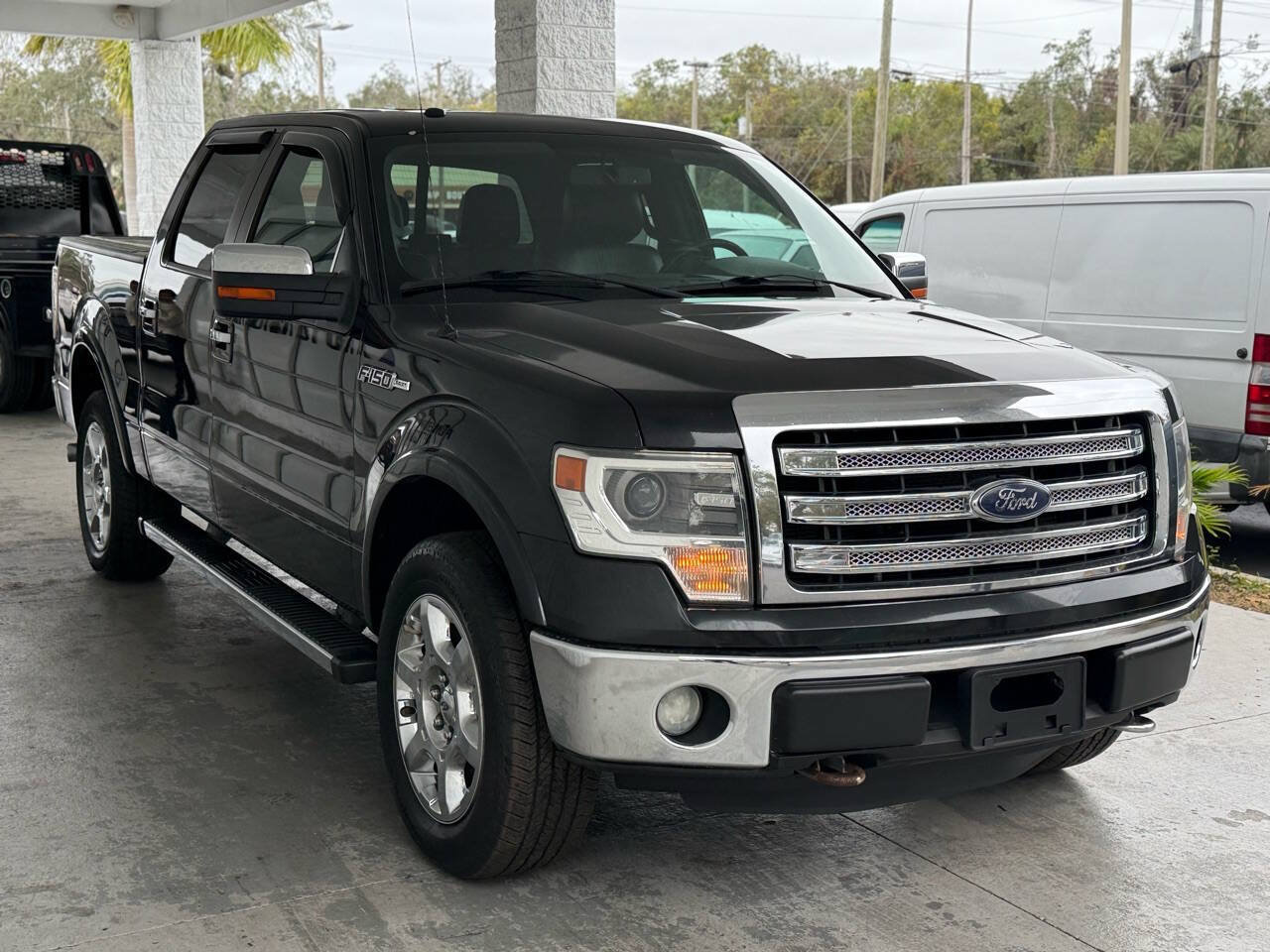Used 2014 Ford F150 Lariat w/ Equipment Group 502A Luxury AWD/4WD image 10