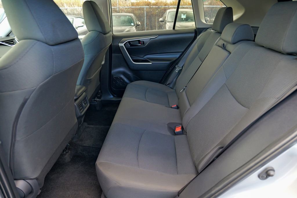 Used 2024 Toyota RAV4 LE AWD/4WD image 24
