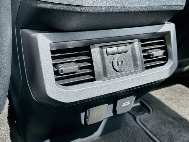 Used 2023 Ford F250 Lariat w/ FX4 Off-Road Package AWD/4WD image 32