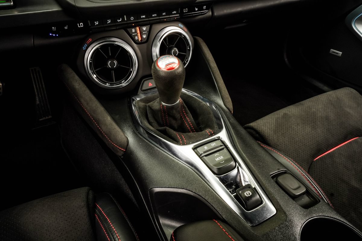 Used 2022 Chevrolet Camaro ZL1 RWD image 17