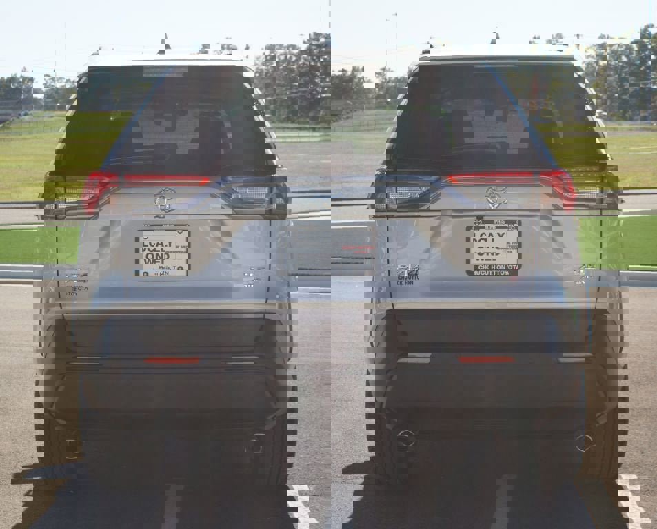 Used 2025 Toyota RAV4 XLE Premium image 3