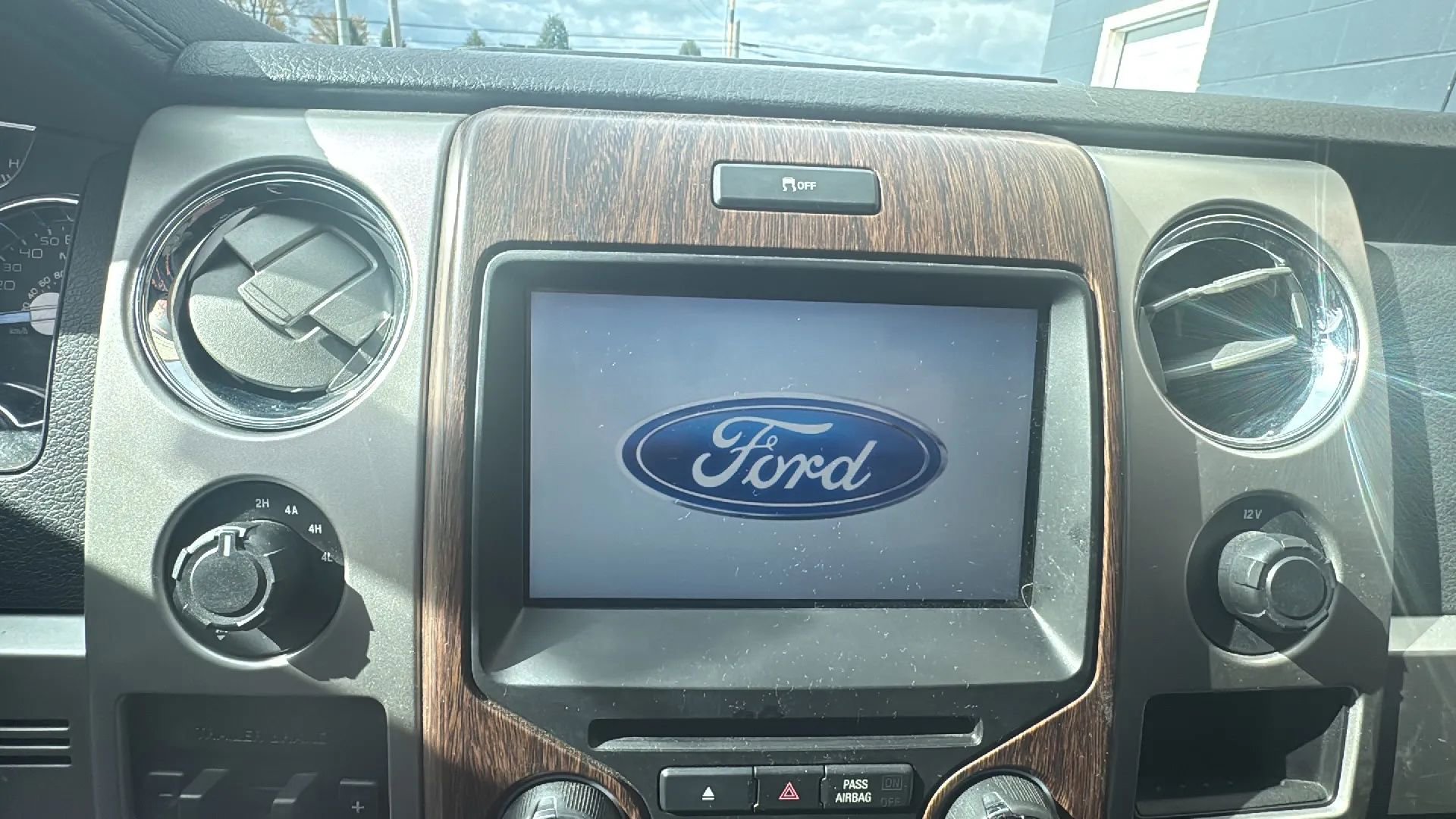 Used 2013 Ford F150 Lariat w/ Luxury Equipment Group image 23