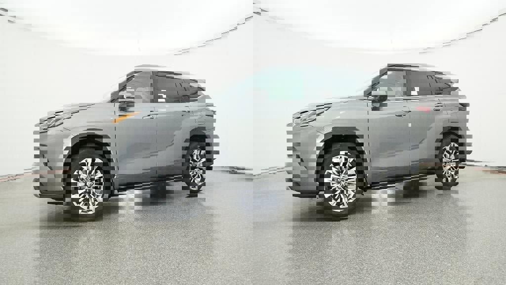 New 2026 Toyota Highlander Platinum image 18