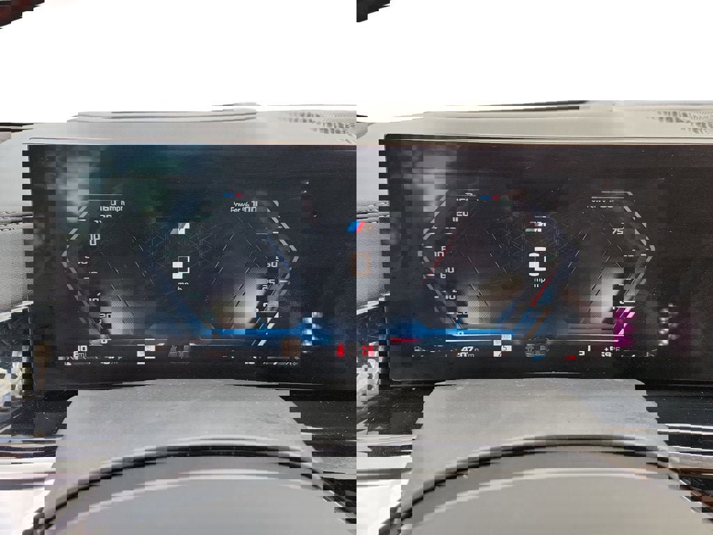 Used 2025 BMW X7 M60i image 15