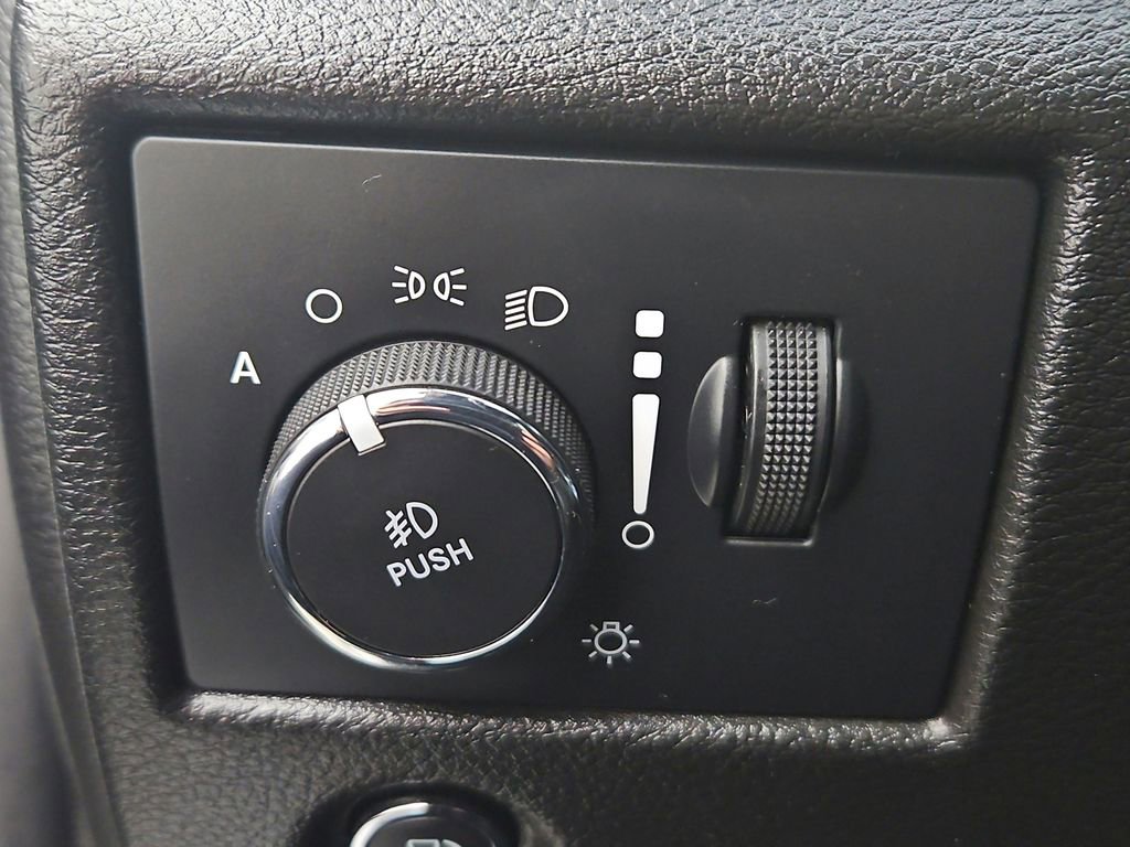 Used 2022 Jeep Grand Cherokee Laredo X image 35