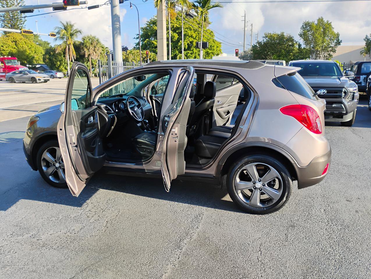 Used 2014 Buick Encore Convenience FWD image 5