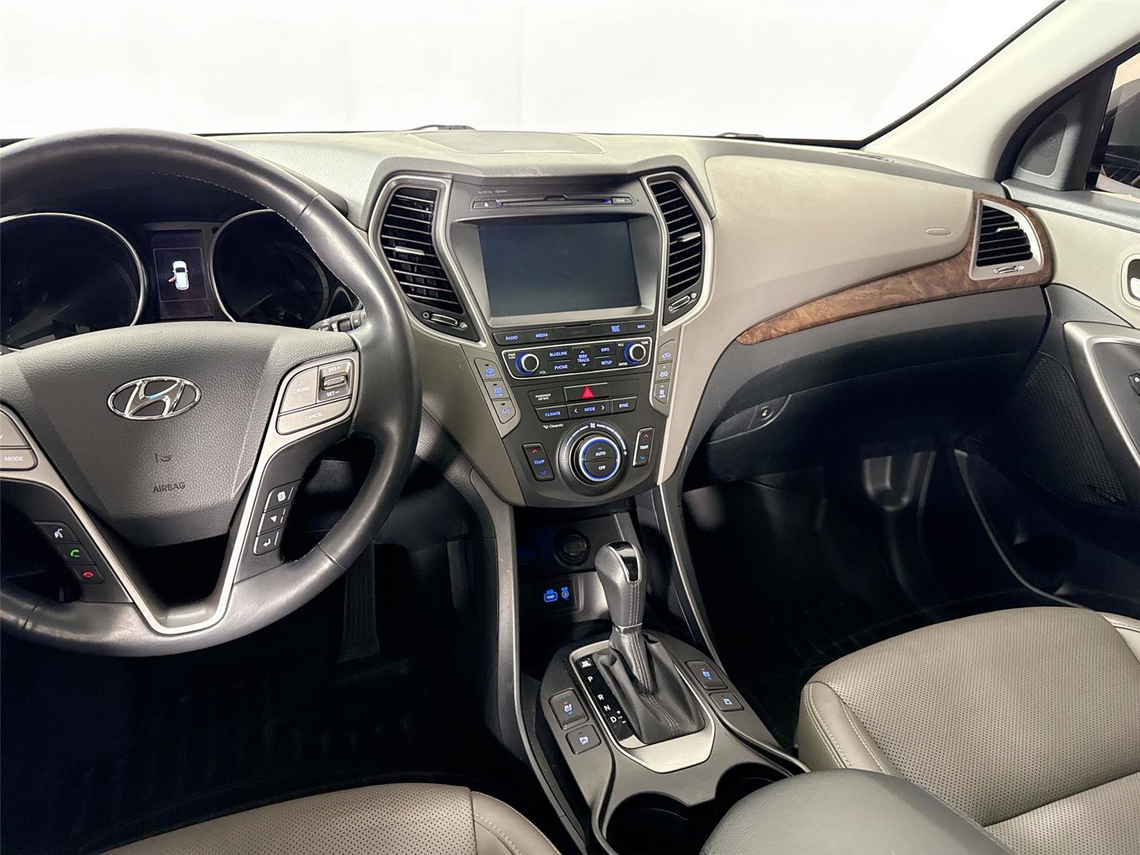 Used 2017 Hyundai Santa Fe SE image 39