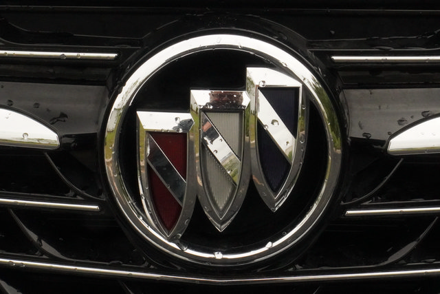 Used 2023 Buick Envision Preferred FWD image 40