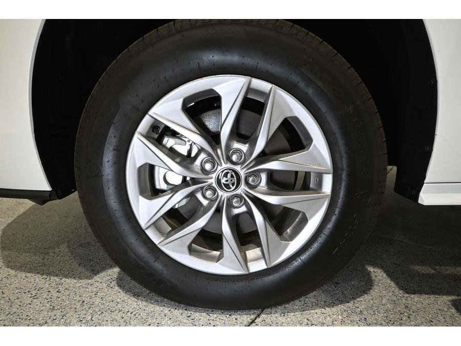 New 2025 Toyota Sienna LE image 12