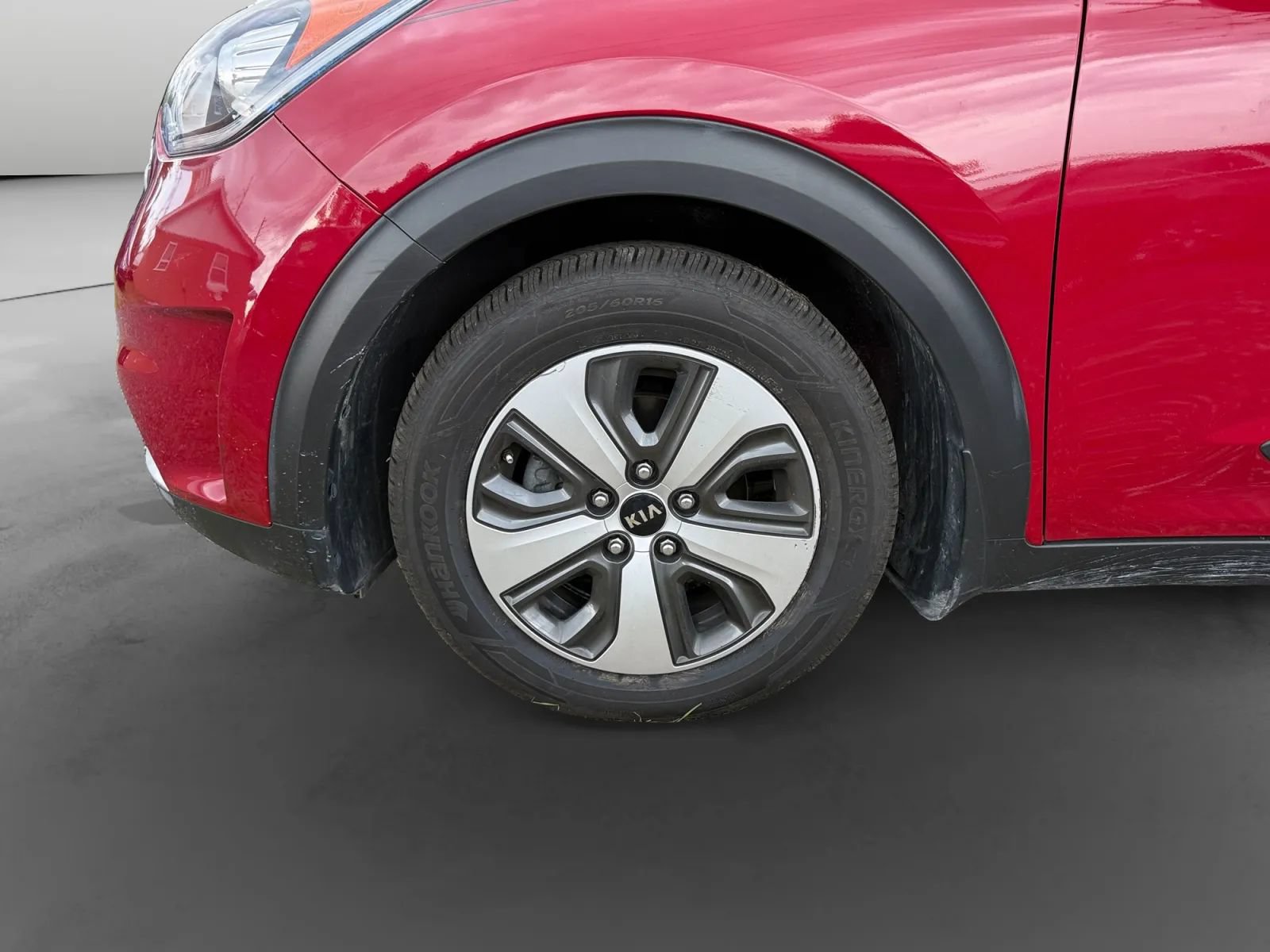 Used 2017 Kia Niro LX FWD image 9