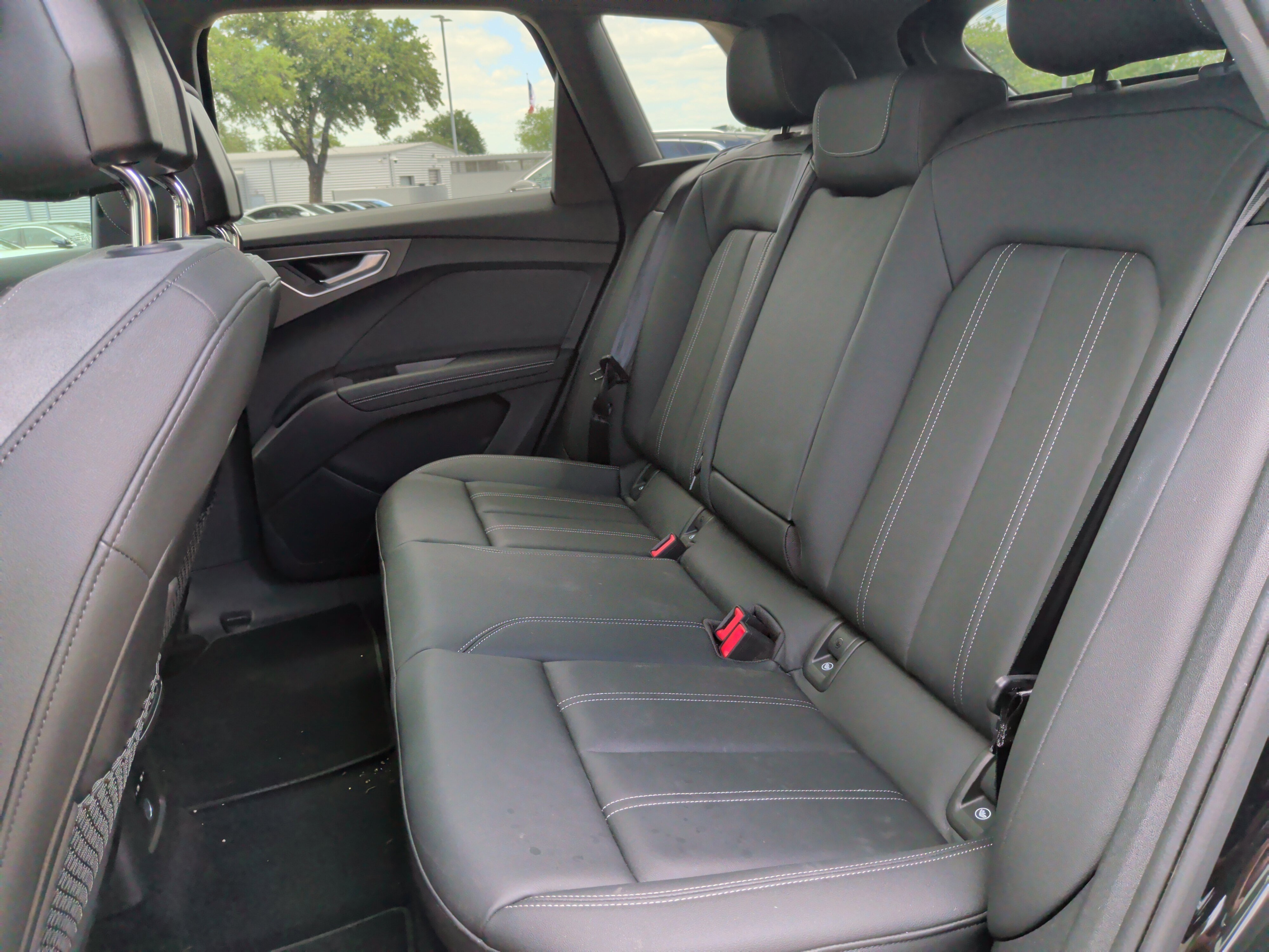 Used 2024 Audi Q4 e-tron Premium Plus w/ Premium Plus AWD/4WD image 33