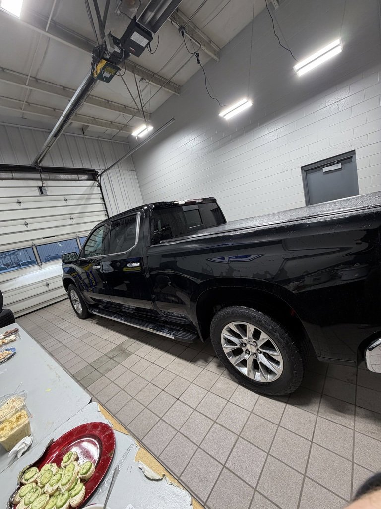 Used 2020 Chevrolet Silverado 1500 LTZ w/ LTZ Premium Package image 4
