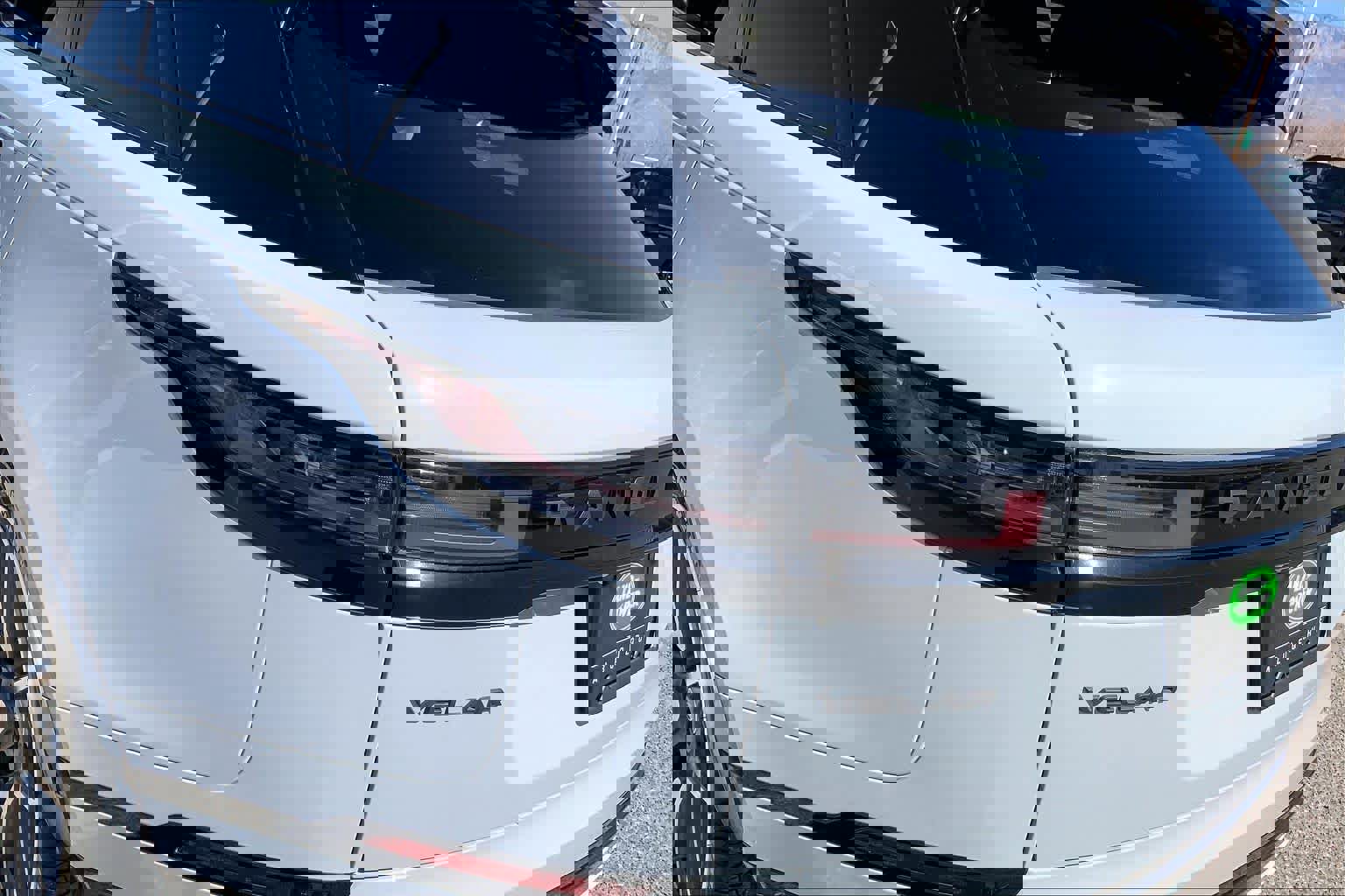 Certified 2025 Land Rover Range Rover Velar Dynamic SE image 26