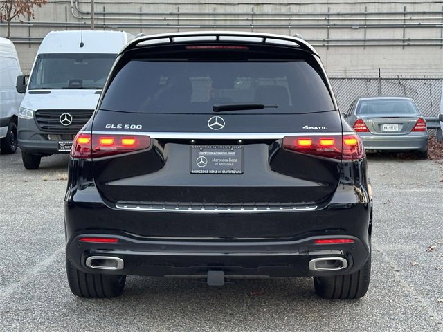 New 2026 Mercedes-Benz GLS 580 4MATIC image 9