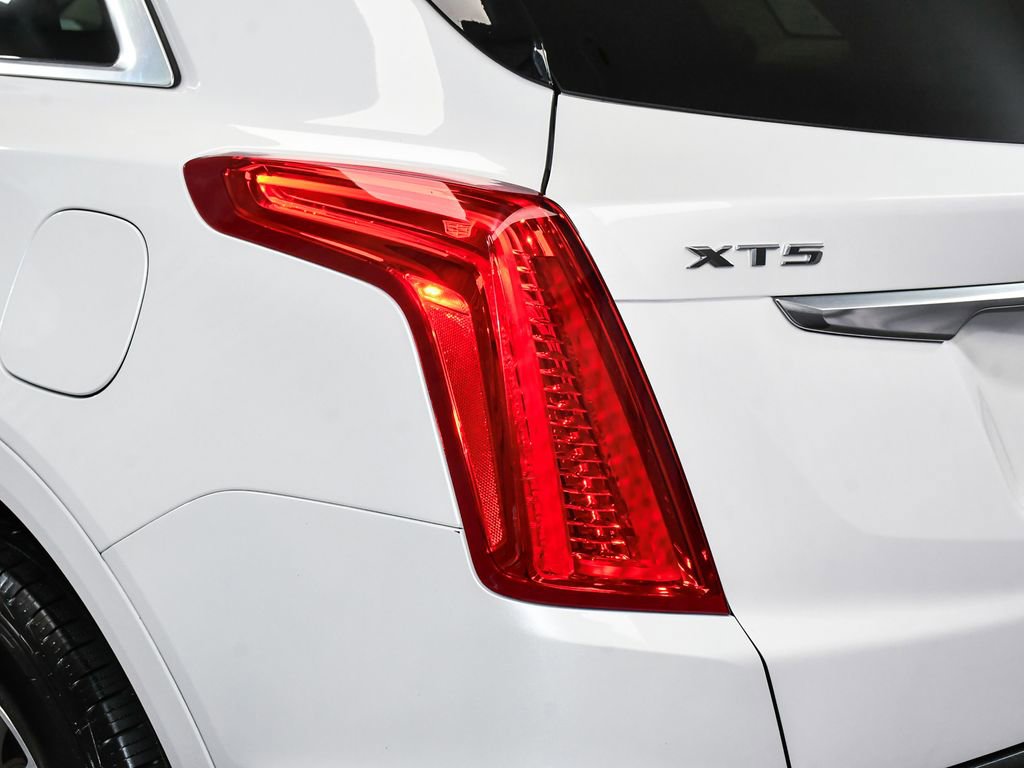 Used 2017 Cadillac XT5 Luxury w/ Driver Awareness Package image 19
