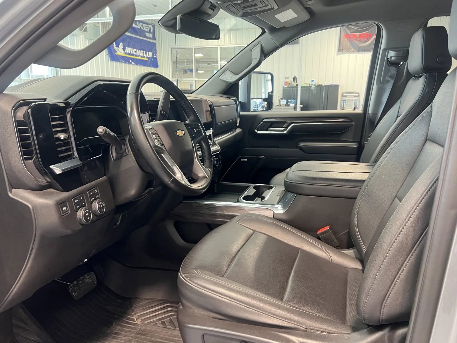 Used 2024 Chevrolet Silverado 2500 LTZ AWD/4WD image 10