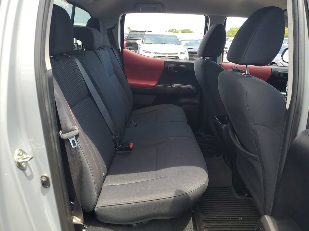 Used 2020 Toyota Tacoma SR5 RWD image 25