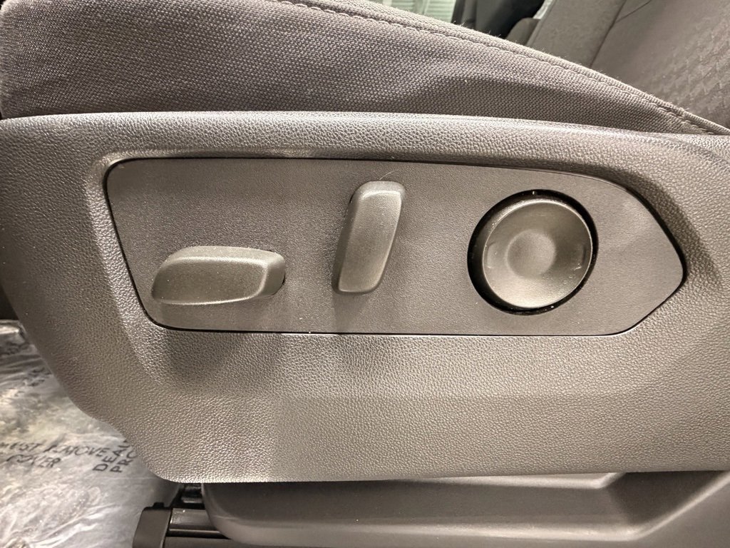 Used 2024 Chevrolet Silverado 2500 LT w/ Midnight Edition image 33