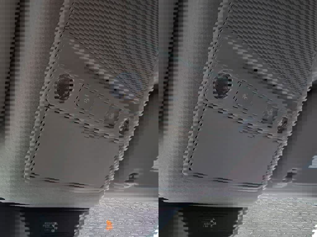 New 2025 Nissan Kicks SR image 18