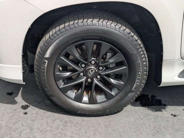 Used 2023 Lexus GX 460 Premium w/ Premium Plus Package image 9