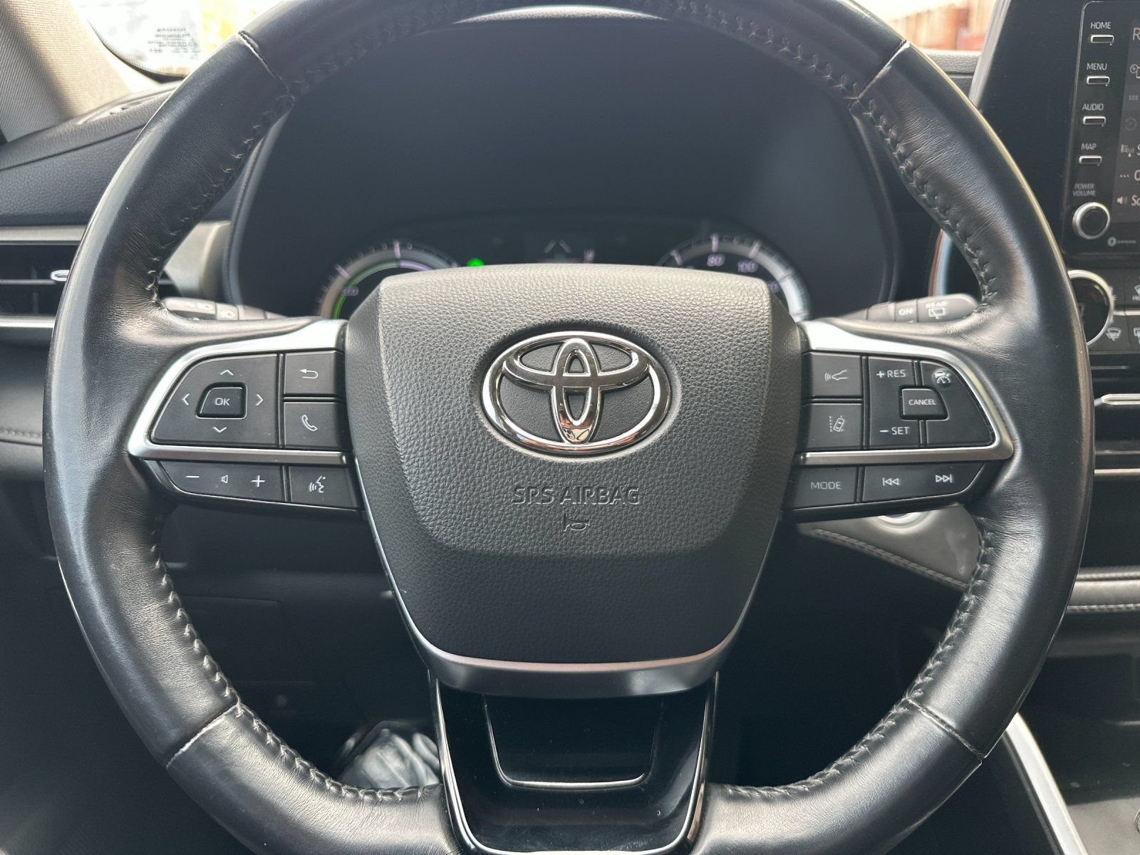 Used 2021 Toyota Highlander LE AWD/4WD image 31