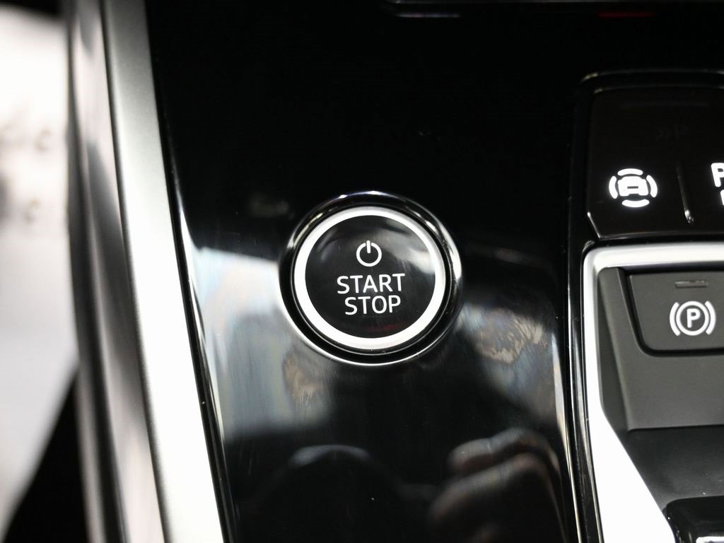 Used 2024 Audi Q4 e-tron Premium Plus w/ Premium Plus image 29
