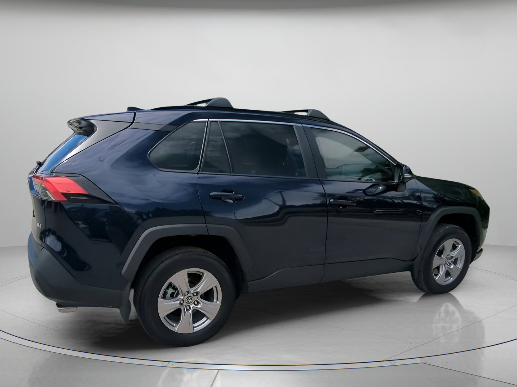 Used 2025 Toyota RAV4 XLE w/ Convenience Package FWD image 31