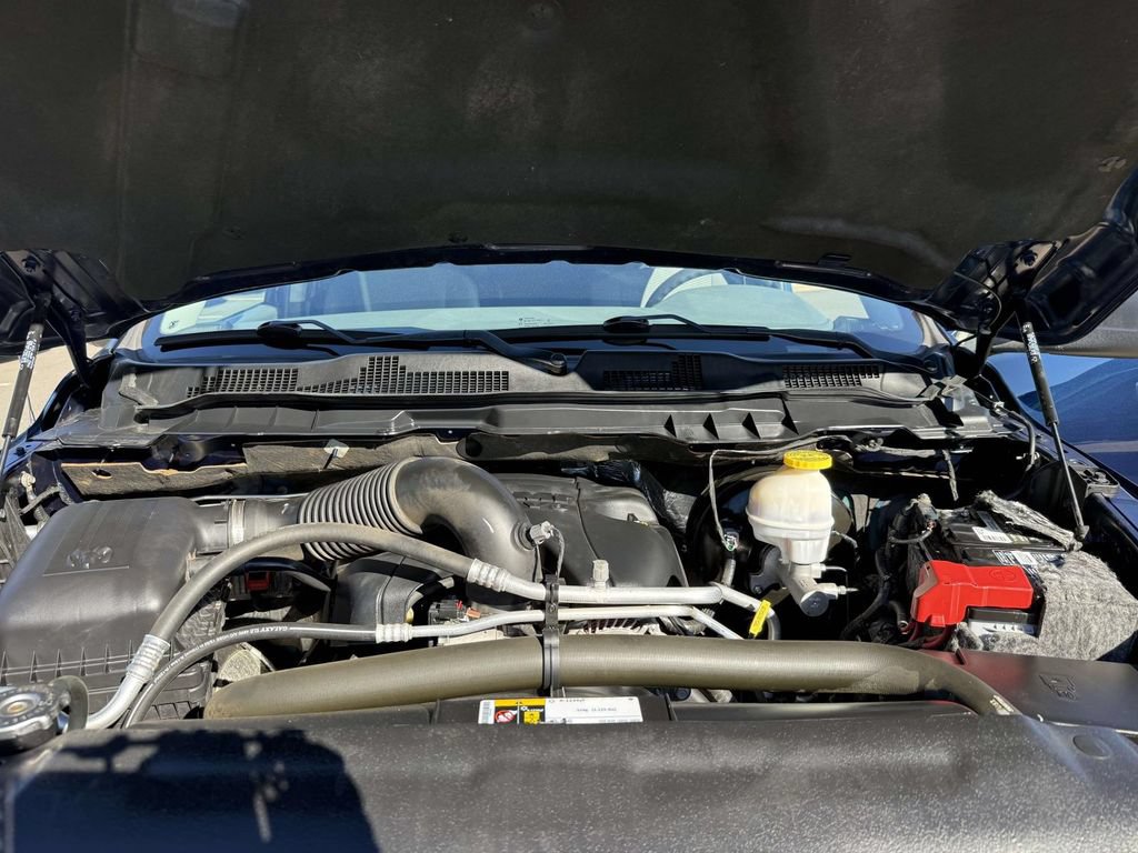 Used 2019 RAM 1500 Classic SLT AWD/4WD image 12