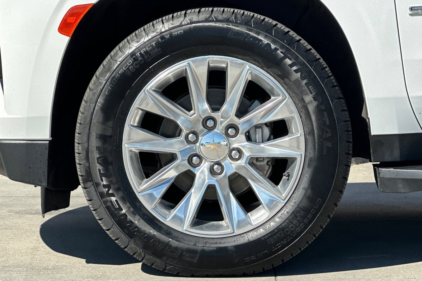 Used 2023 Chevrolet Suburban Premier image 26