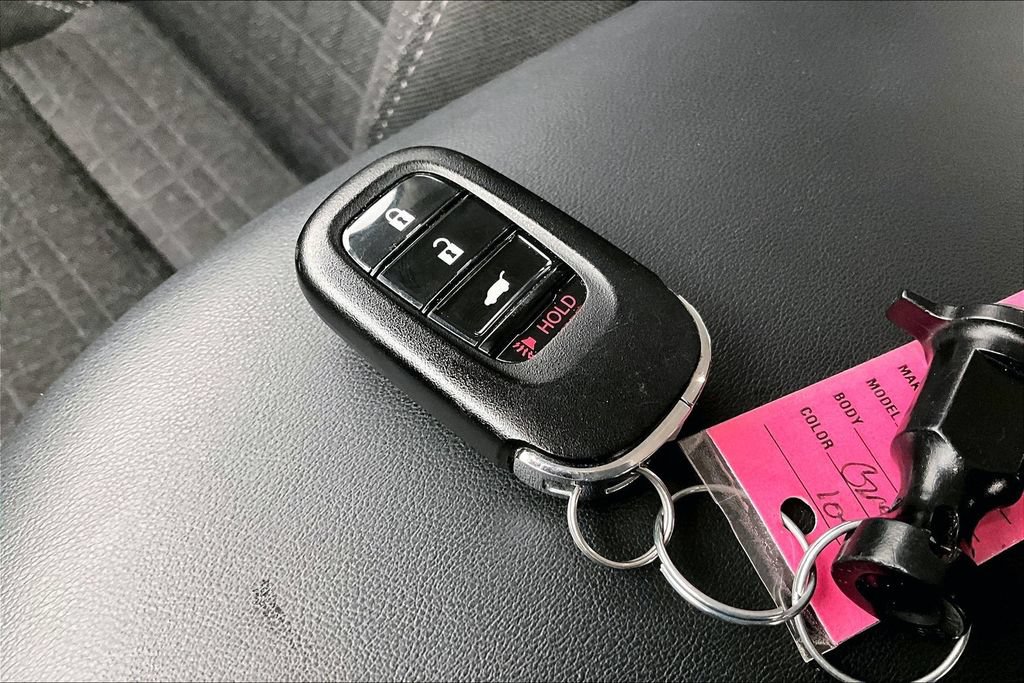Used 2025 Honda HR-V LX image 13