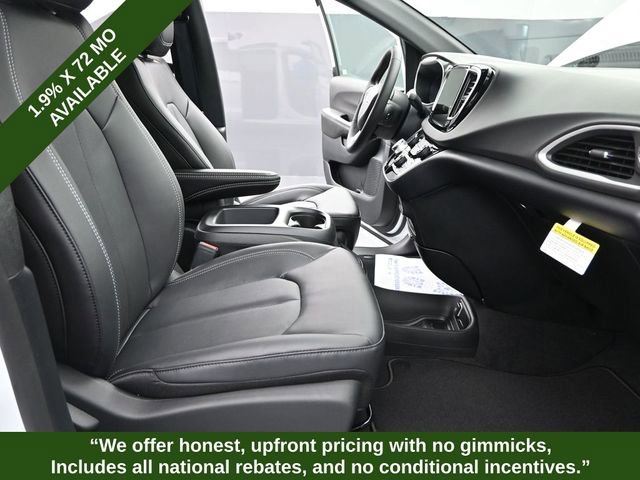 New 2026 Chrysler Voyager LX FWD image 25